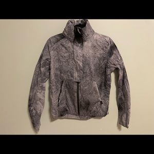 NWOT Lululemon Lightweight Hooded Jacket / Raincoat